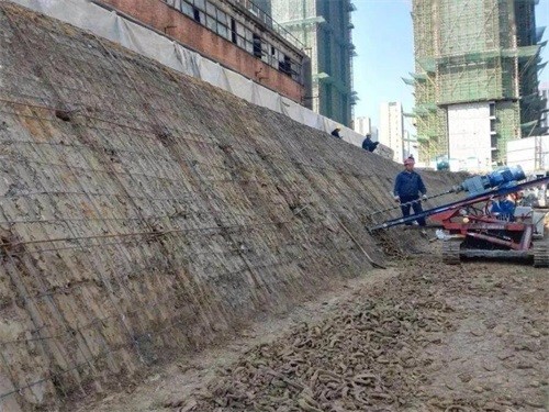 西乡塘建筑边坡支护
