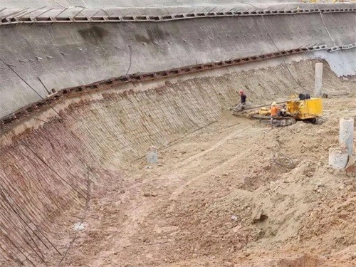 西乡塘基坑边坡加固