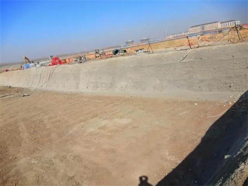 西乡塘高铁桩基础建设